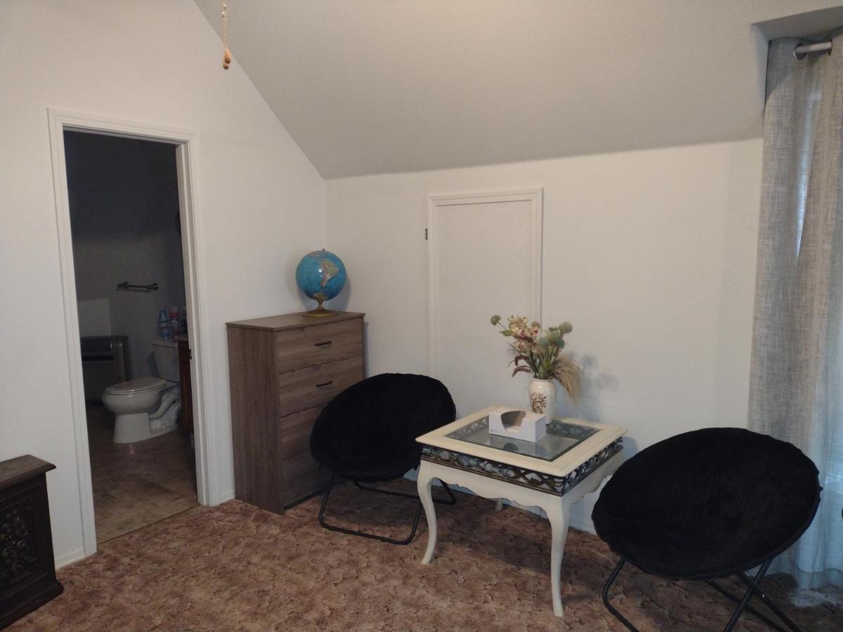 Quiet Upstairs Studio Close To Town 420 Friendly 트리니다드 외부 사진